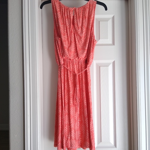 Loft Dress - Picture 4 of 4
